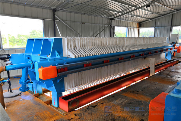 選擇壓濾機(jī)板框的材質(zhì)，看看廠家是怎么做的