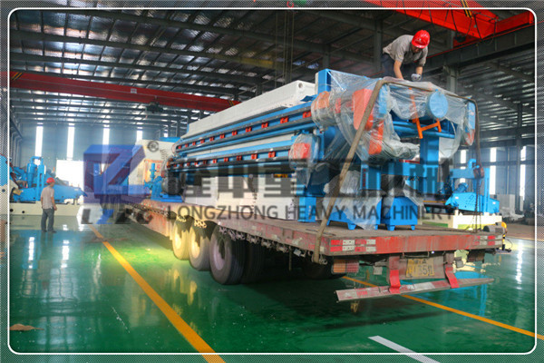 制砂尾礦污泥壓濾機(jī)設(shè)備每小時(shí)產(chǎn)量是多大？采購價(jià)格是多少